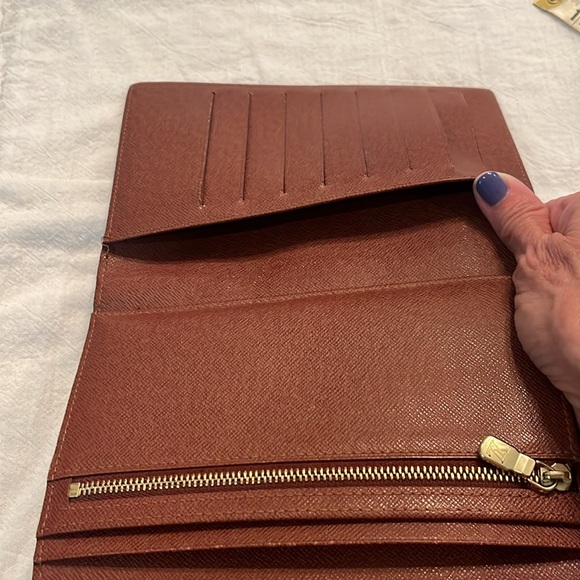 Louis Vuitton Monogram Pochette Passport TriFold Long Wallet - Picture 8 of 12